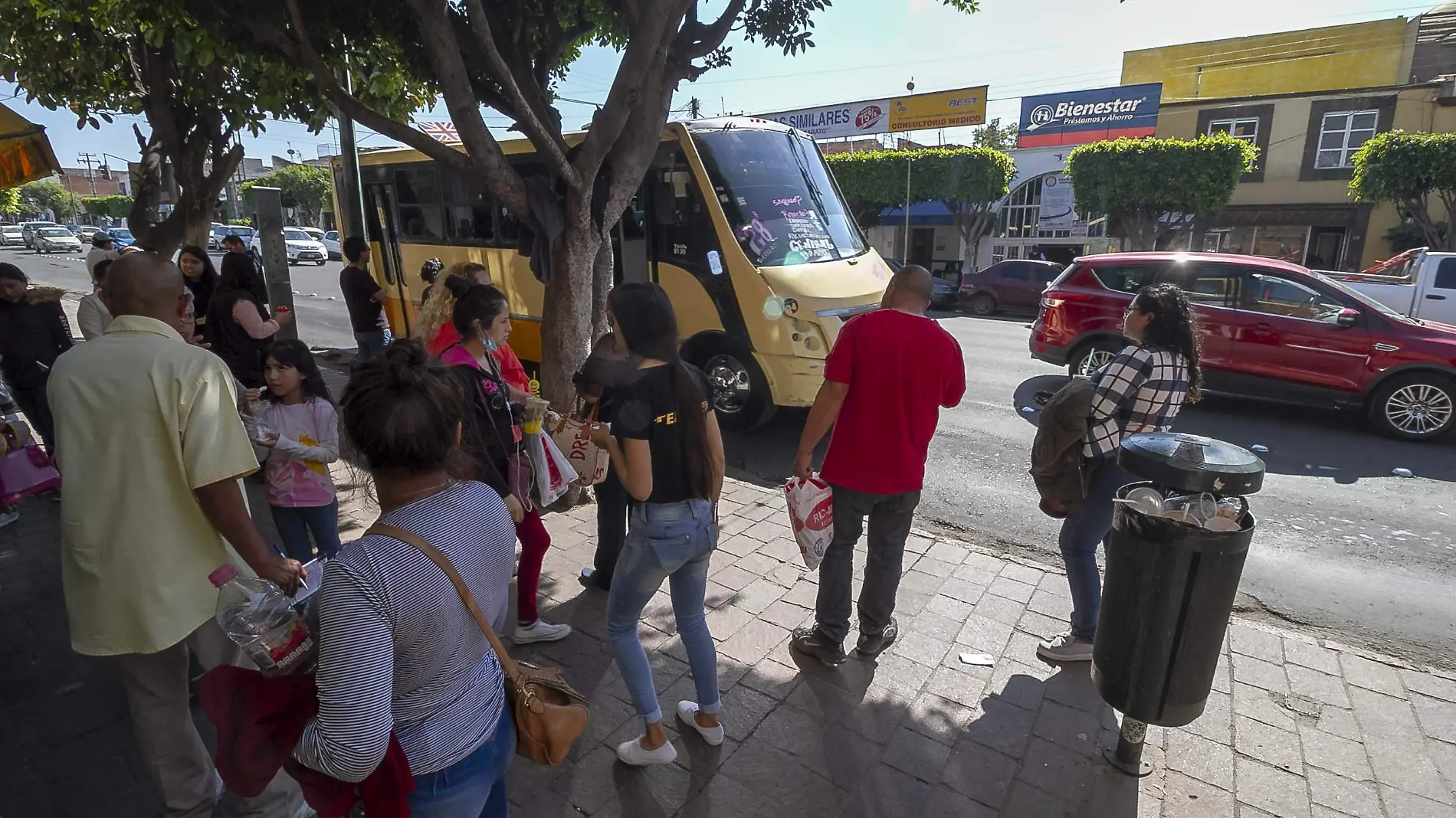 Descartó que se hayan presentado casos de acoso a jovencitas en el transporte público.